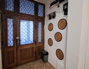 2 camere, vila interbelica, parcul central, curte, renovat