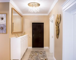 Casa 300mp, piscina incalzita, Borhanci, garaj, parcare, teren 700mp