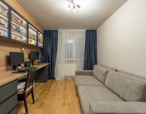 Appartement 4 chambres à vendre dans Cluj-napoca, zone Manastur