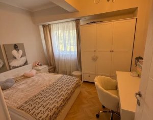 Lakás 3 szobák eladó on Floresti