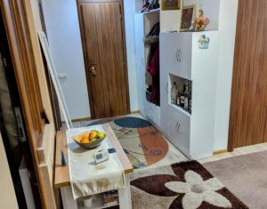 Lakás 3 szobák eladó on Floresti