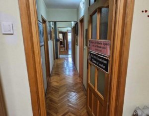 Lakás 4 szobák eladó on Cluj-napoca, Zóna Manastur