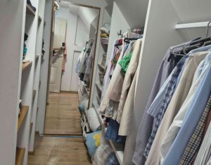 Lakás 4 szobák eladó on Baciu