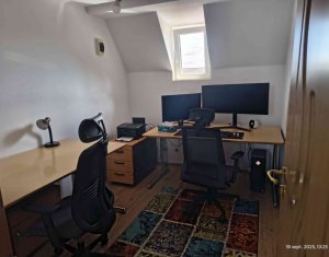 Lakás 4 szobák eladó on Baciu