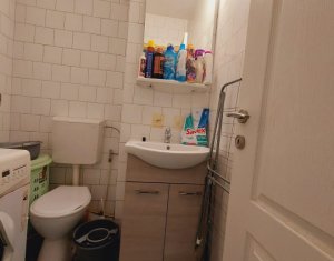 Apartament cu 3 camere 2 bai etaj 2 din 4 strada Slatina, Intre Lacuri