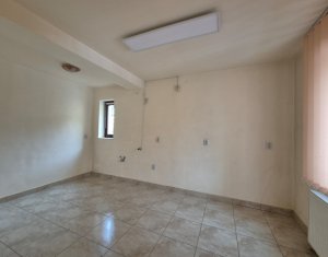 Spatiu birouri in casa individuala, cartier Manastur, 240mp, 6 parcari, 4 camere