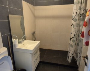 Lakás 3 szobák eladó on Floresti