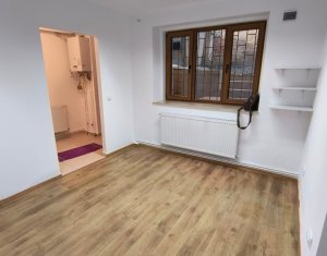 Bureau à louer, 41m2 dans Cluj-napoca, zone Centru