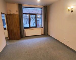 Bureau à louer, 36m2 dans Cluj-napoca, zone Centru