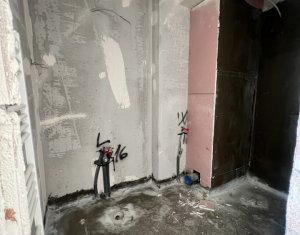 Apartament 2 niveluri 114 mp, 3 dormitoare, 3 bai, 2 terase, parcare, Wings