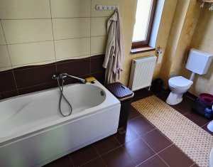 Ház 6 szobák eladó on Baciu