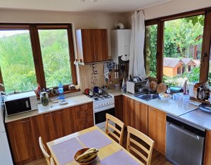 Ház 6 szobák eladó on Baciu