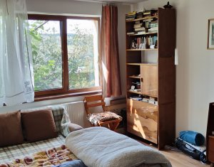 Ház 6 szobák eladó on Baciu