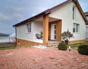 Maison 4 chambres à vendre dans Campenesti