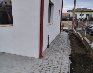 Ház 4 szobák eladó on Dezmir