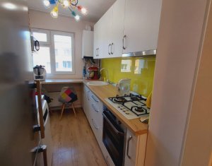 Apartment 4 rooms for sale in Cluj-napoca, zone Manastur