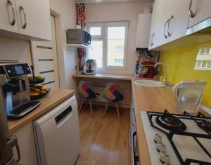 Apartment 4 rooms for sale in Cluj-napoca, zone Manastur