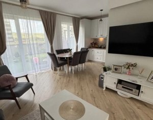 House 4 rooms for sale in Floresti