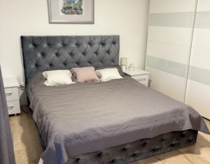 House 4 rooms for sale in Floresti