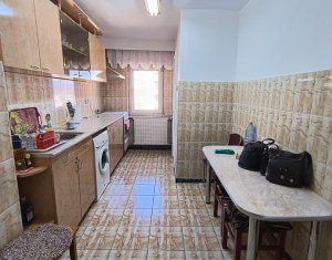 Lakás 4 szobák eladó on Cluj-napoca, Zóna Manastur