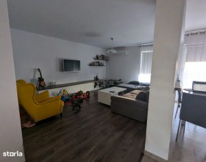 Maison 3 chambres à vendre dans Floresti