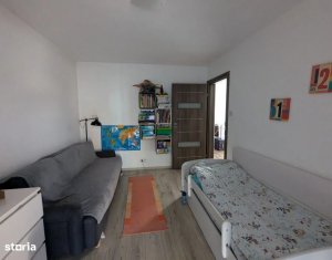 Maison 3 chambres à vendre dans Floresti
