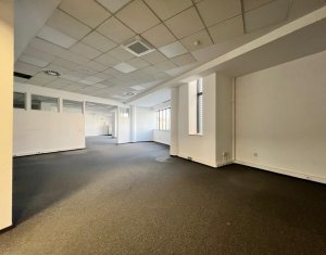 Spatiu birou 827mp posibilitate compartimentare, centru McDonalds