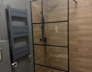 Lakás 3 szobák eladó on Floresti