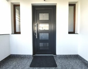 Maison 3 chambres à vendre dans Chinteni