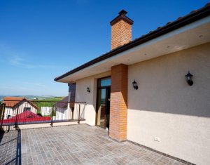 Ház 5 szobák kiadó on Sannicoara