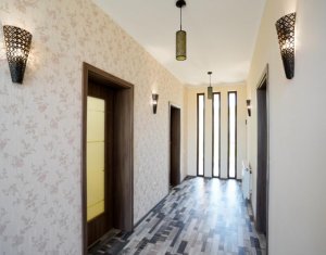 Ház 5 szobák kiadó on Sannicoara