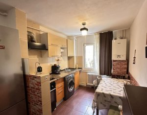 Appartement 4 chambres à vendre dans Cluj-napoca, zone Manastur