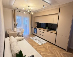 Lakás 3 szobák eladó on Floresti