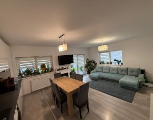 Maison 5 chambres à vendre dans Floresti
