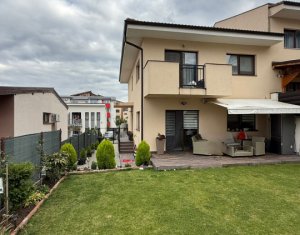 Maison 5 chambres à vendre dans Floresti