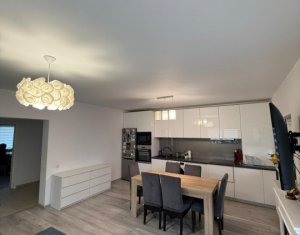 Maison 5 chambres à vendre dans Floresti