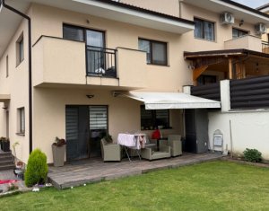 Maison 5 chambres à vendre dans Floresti