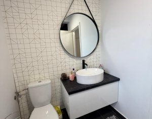 Maison 5 chambres à vendre dans Floresti