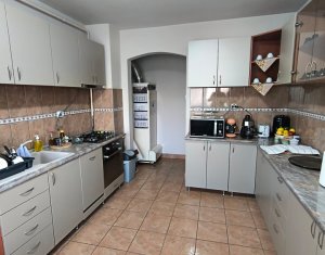 Ház 6 szobák kiadó on Cluj-napoca, Zóna Intre Lacuri