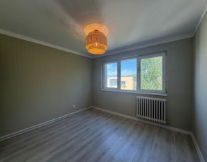 Appartement 4 chambres à vendre dans Cluj-napoca, zone Manastur