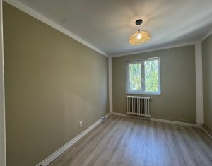 Appartement 4 chambres à vendre dans Cluj-napoca, zone Manastur