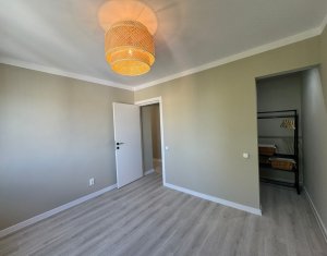 Appartement 4 chambres à vendre dans Cluj-napoca, zone Manastur