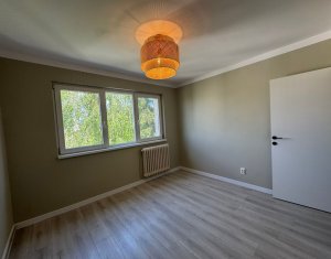 Appartement 4 chambres à vendre dans Cluj-napoca, zone Manastur