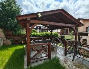 Maison 4 chambres à vendre dans Floresti