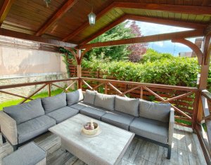 Maison 4 chambres à vendre dans Floresti