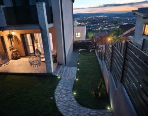 Maison 4 chambres à vendre dans Floresti