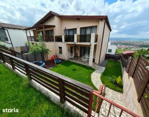 Maison 4 chambres à vendre dans Floresti