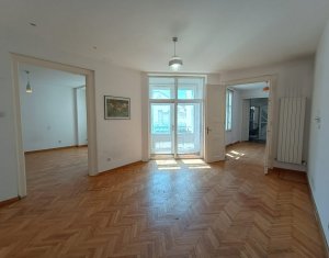 Appartement 3 chambres à vendre dans Cluj-napoca, zone Centru