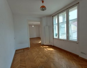 Appartement 3 chambres à vendre dans Cluj-napoca, zone Centru