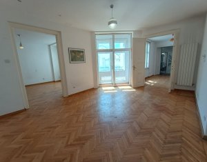 Appartement 3 chambres à vendre dans Cluj-napoca, zone Centru